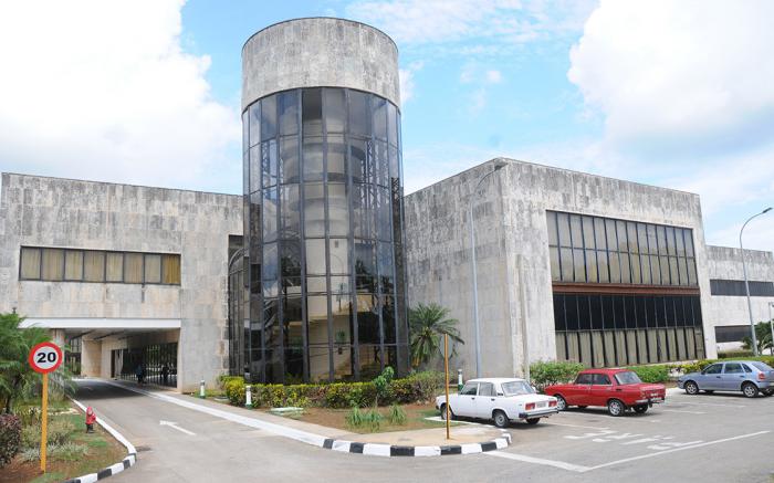 O Centro de Imunologia Molecular de Havana foi inaugurada pelo líder da Revolução Fidel Castro, em 5 de dezembro de 1994.