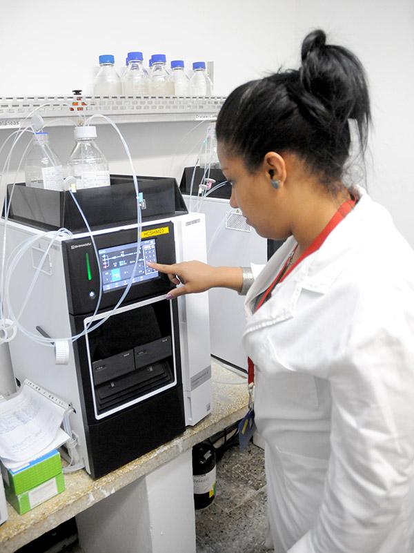 A tecnologia de avançada predomina no Centro de Imunologia Molecular, onde se produzem anticorpos monoclonais, vacinas terapêuticas, eritropoietina recombinante do tipo alfa e outros fármacos de última geração.