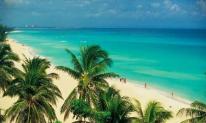 A praia de Varadero é o principal polo turístico de Cuba.