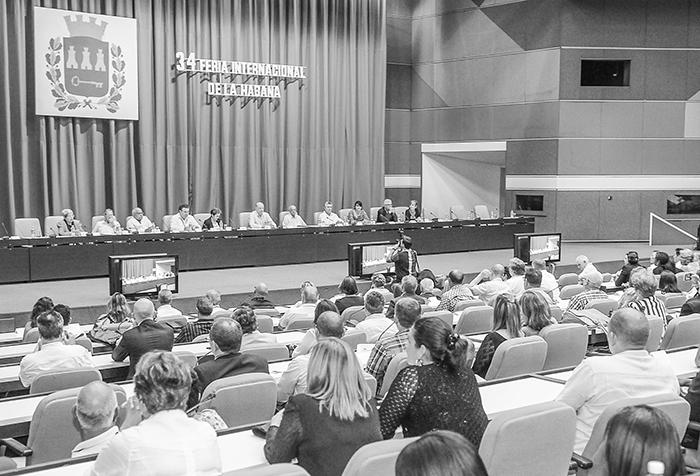 Criado em 1979, o Palácio das Convenções de Havana foi catalogado por Fidel Castro como «a retaguarda de vanguarda». Ali está a sede da máxima direção do Grupo Palco.