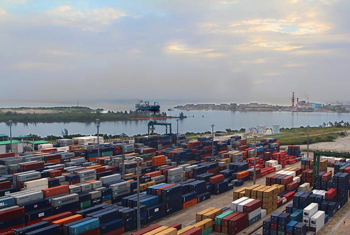 Uma das melhores baías naturais de água profunda da região é a de Mariel.