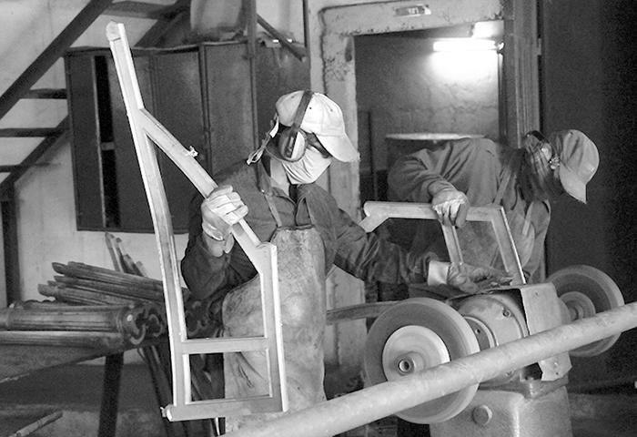 A atualização econômica cubana tem permitido que haja uma garantia de emprego e aposentadoria para o trabalhador não estatal.