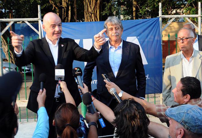 Voltar para o futebol.