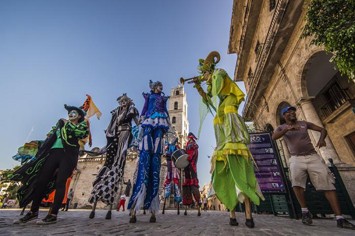 O contato com as pessoas é um dos maiores tesouros que a cidade oferece aos turistas.