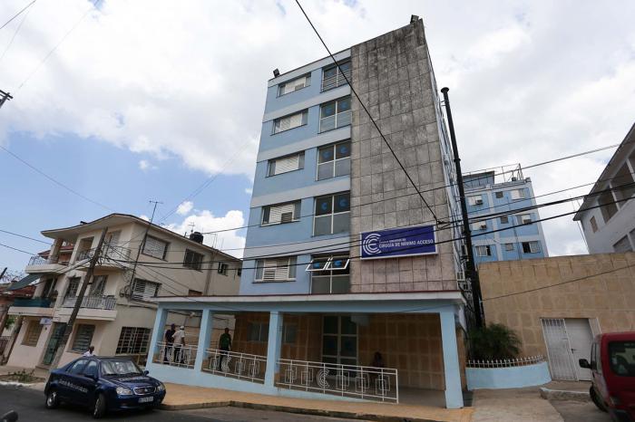 O Centro Nacional de Cirurgia de Mínimo Acesso (CNCMA), situado no município citadino de 10 de Octubre, possui a condição de Referência Nacional.