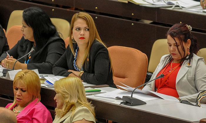 Mais de 50% dos integrantes do Parlamento cubano são mulheres.