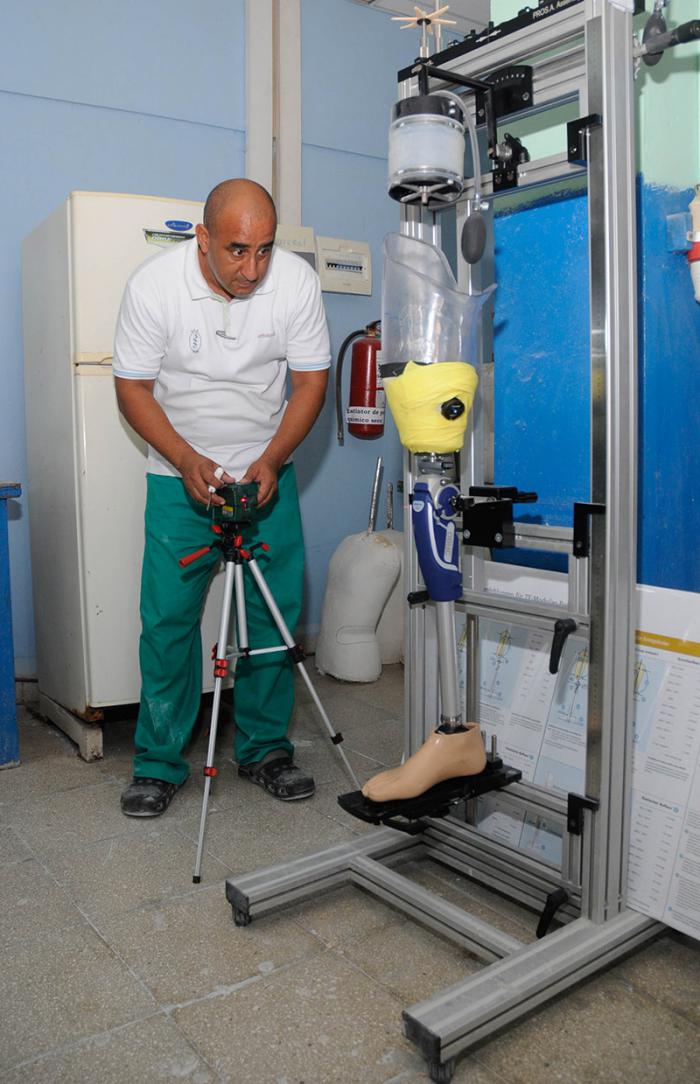 Equipamento a laser doado pela Ottobock, necessário para medir o encaixe da prótese.