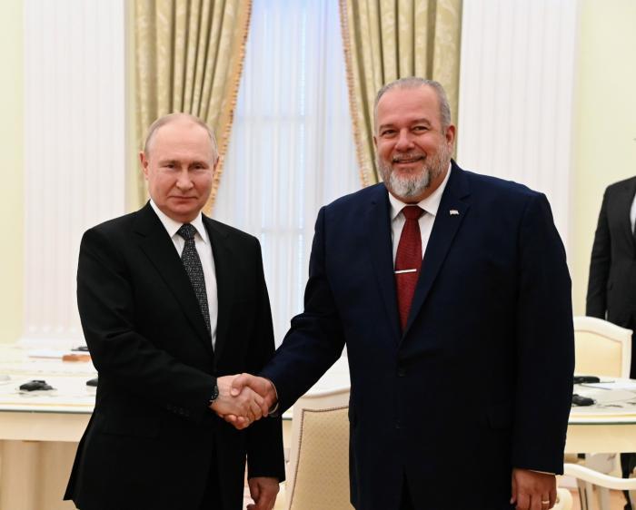 Ao condenar o bloqueio a Cuba, Putin disse que a Rússia fará «todo o possível para garantir que nosso compromisso econômico contribua para superar essas dificuldades impostas externamente». 