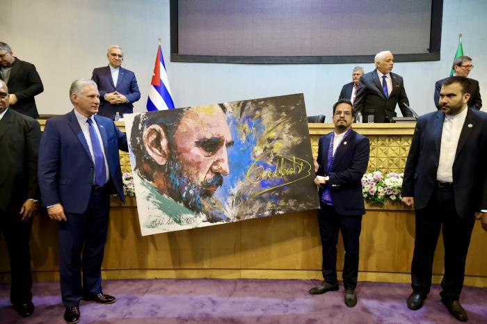 Diaz Canel en Iran