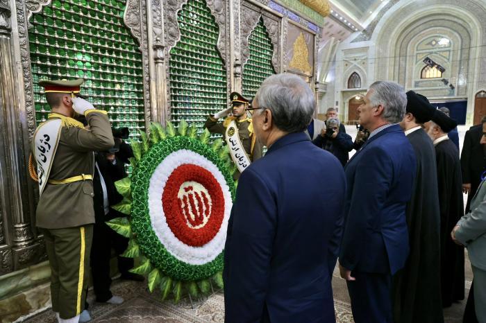 A homenagem ao líder da Revolução Islâmica foi a última atividade realizada pela delegação cubana em visita oficial ao Irã. 