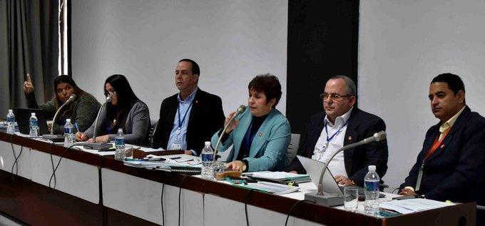 Nenhum problema do cotidiano foge ao debate das comissões de trabalho